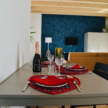 Nine Aparthotel *